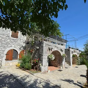 apartments-insula-insule.primorje-gorskikotar.com/